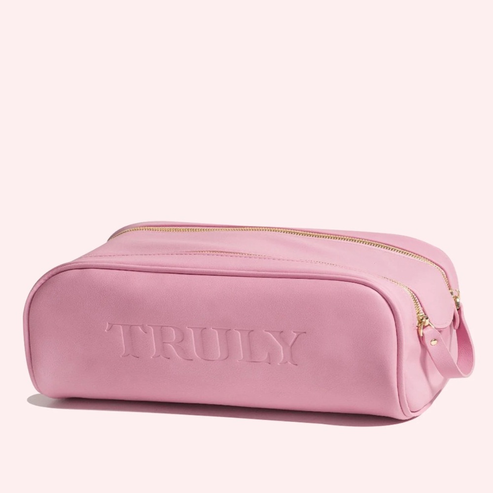 Truly Signature Vanity Case
Smiley Face Truly Bag in PRISTINE Condition